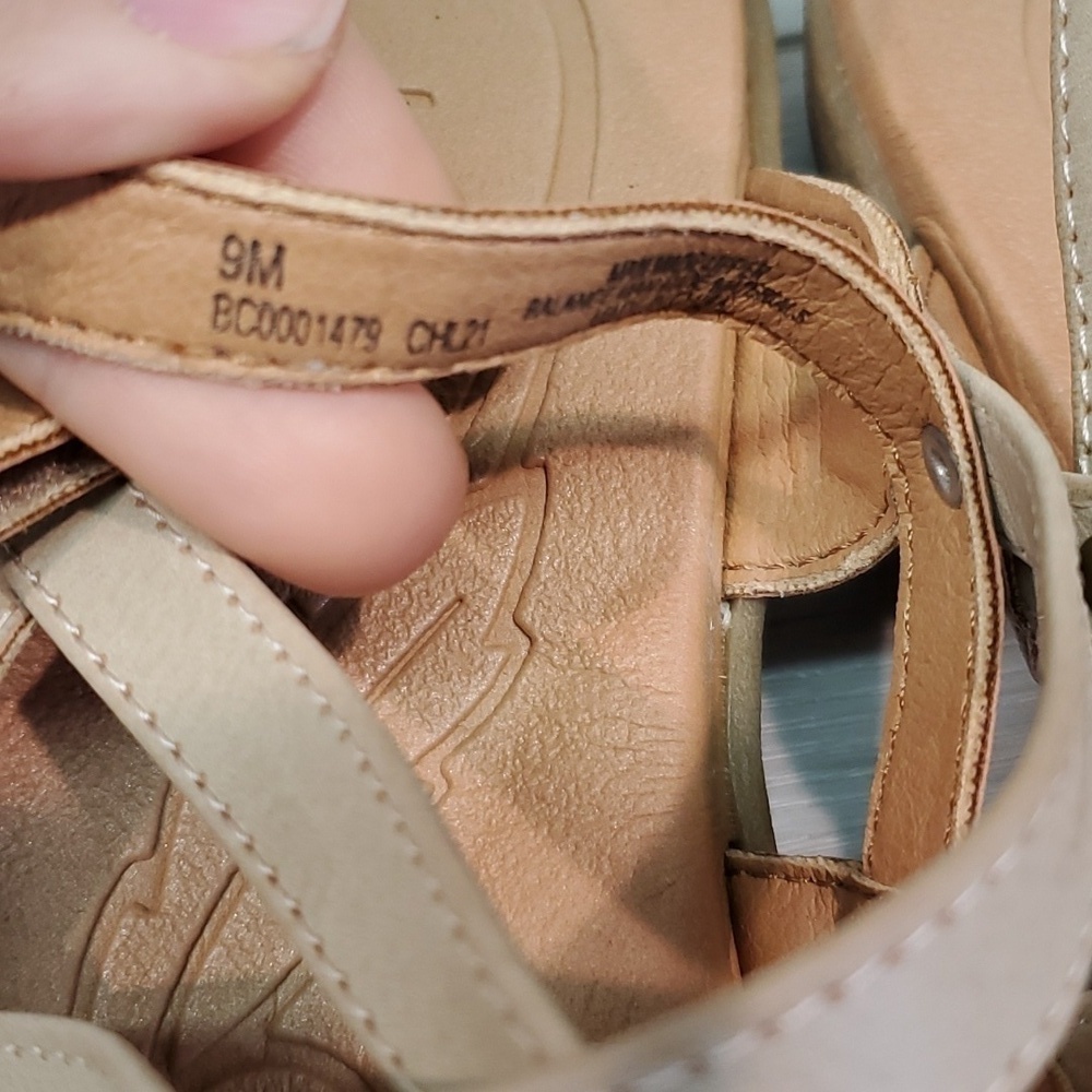Born B.O.C. Womens Altheda Comfort Sandals Ankle shoes sz 9M - Picture 6 of 10